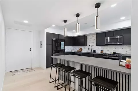 2222 1st Ave NE #305, Cedar Rapids, IA 52402