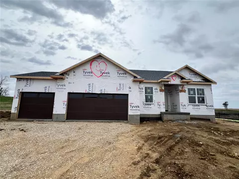 6925 Rock Wood Dr SW, Cedar Rapids, IA 52404