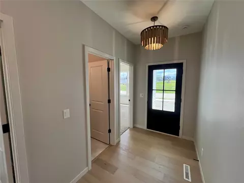 7408 Country Ridge Dr NW, Cedar Rapids, IA 52405
