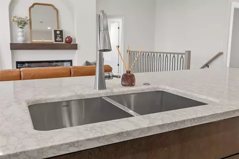 Kitchen - 717 Pointer Cir, Center Point, IA 52213 photo 5 of 5