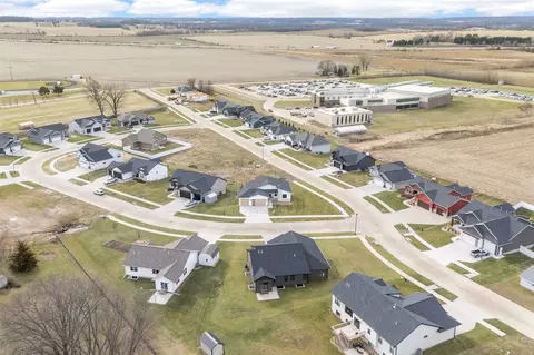 View/Area - 717 Pointer Cir, Center Point, IA 52213 photo 2 of 2