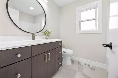 Bath - 717 Pointer Cir, Center Point, IA 52213 photo 5 of 8