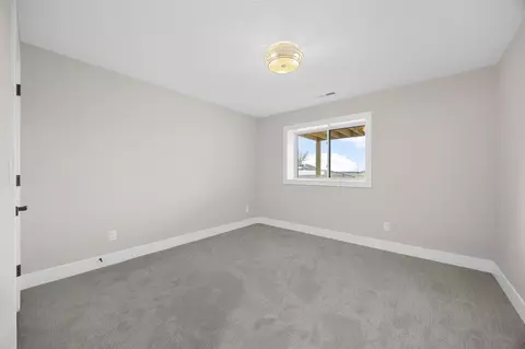 Bedroom - 717 Pointer Cir, Center Point, IA 52213 photo 6 of 6