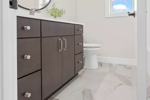 Bath - 717 Pointer Cir, Center Point, IA 52213 photo 6 of 8