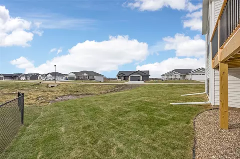 Exterior - 717 Pointer Cir, Center Point, IA 52213 photo 5 of 7
