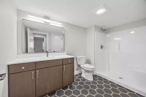 Bath - 717 Pointer Cir, Center Point, IA 52213 photo 7 of 8