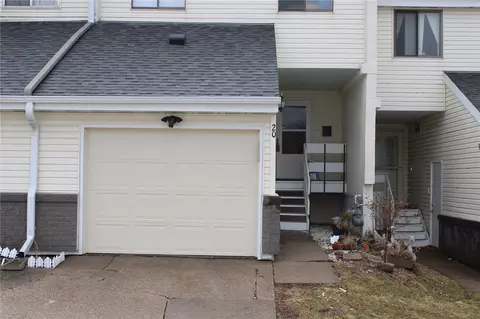 51 SW 29th Ave Dr, Cedar Rapids, IA 52404