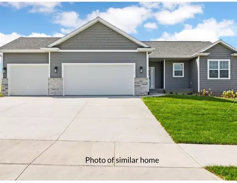 7515 Country Brook Dr NW, Cedar Rapids, IA 52405