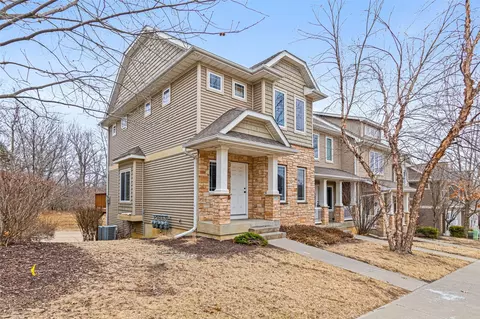 924 Ryan Ct, Iowa City, IA 52246