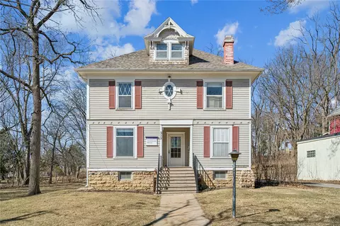 322 W College Blvd, Mount Vernon, IA 52314