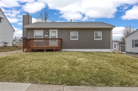 5434 Gordon Ave NW, Cedar Rapids, IA 52405