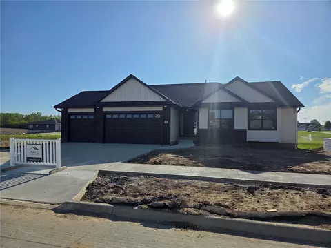 512 Park View Ct, Mount Vernon, IA 52314