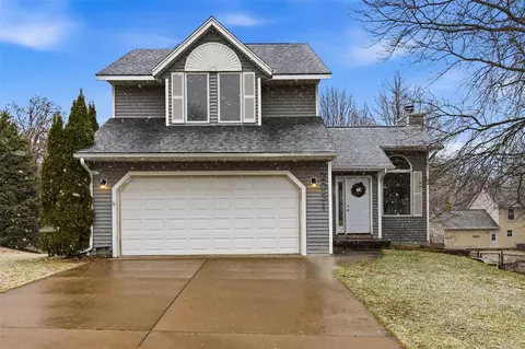 2031 N Ridge Dr, Coralville, IA 52241