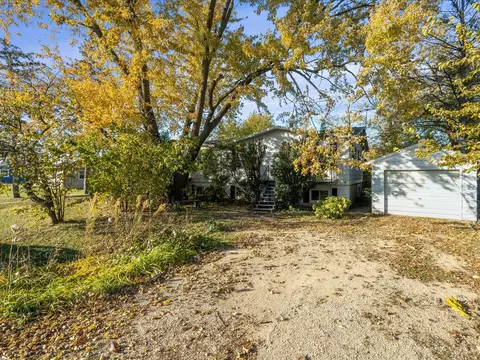 210 Kohl St, Martelle, IA 52305
