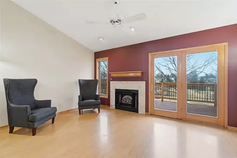 2058 S Ridge Dr, Coralville, IA 52241