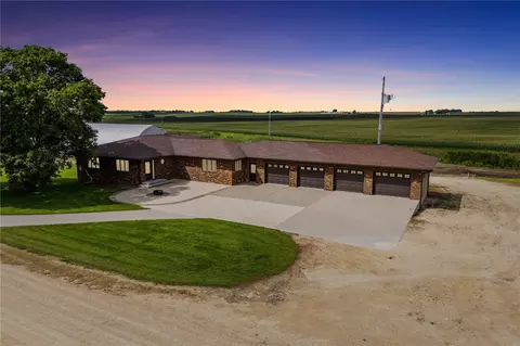 1693 265th Ave, Earlville, IA 52041