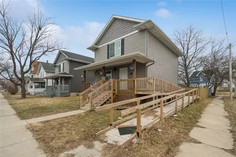 702 L St SW, Cedar Rapids, IA 52404