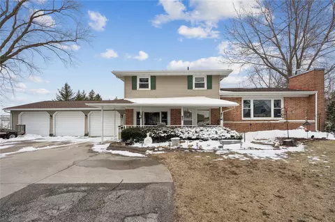 517 Oak St, Rowley, IA 52329