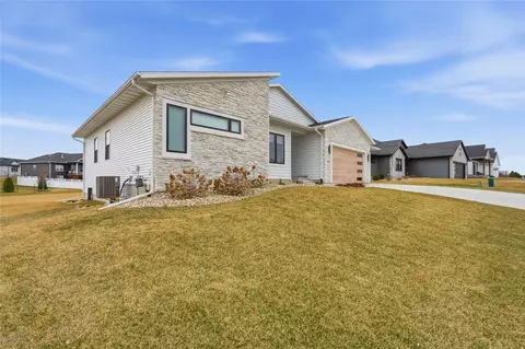 Exterior - 6720 Caldwell Ln NE, Cedar Rapids, IA 52411 photo 2 of 5