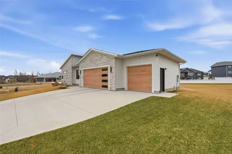Exterior - 6720 Caldwell Ln NE, Cedar Rapids, IA 52411 photo 3 of 5