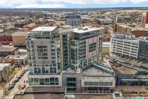 221 E College St #1206, Iowa City, IA 52240