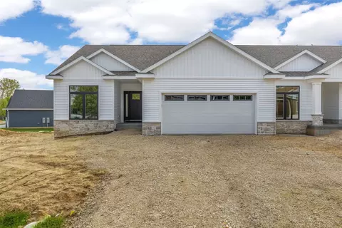 5700 Meadow Grass Cir SE, Cedar Rapids, IA 52403