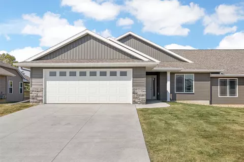 3106 Sequoia Dr SW, Cedar Rapids, IA 52404