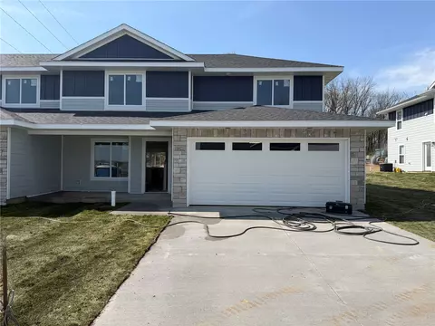 1621 Mitchell Pl, Coralville, IA 52241