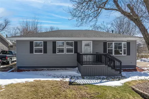 2455 Mcgowan Blvd, Marion, IA 52302