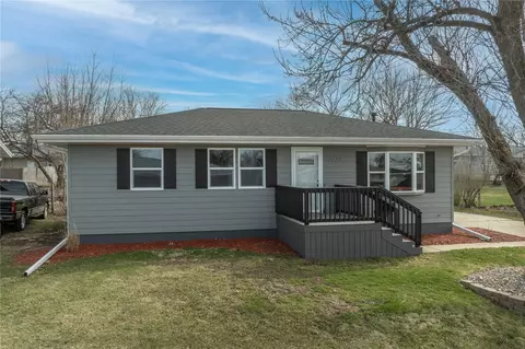 2455 Mcgowan Blvd, Marion, IA 52302