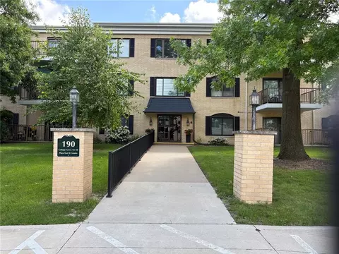 190 Cottage Grove Ave SE #108, Cedar Rapids, IA 52403