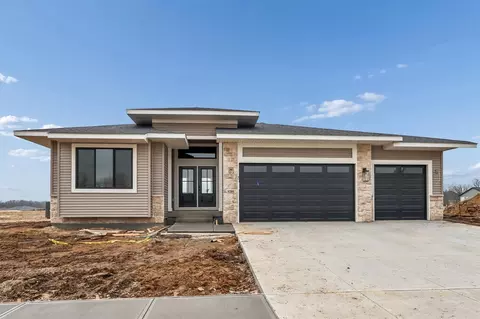 1201 Timber Trl, Solon, IA 52333
