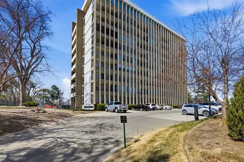 2222 1st Ave NE # 301, Cedar Rapids, IA 52402