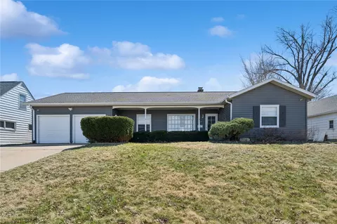 2421 10th Ave SW, Cedar Rapids, IA 52404