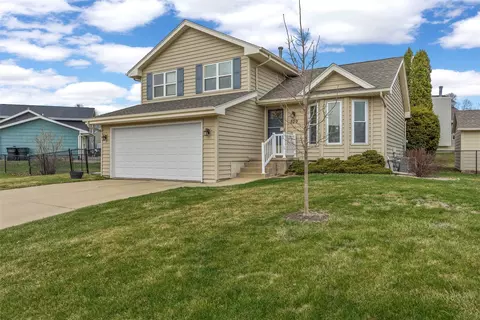 509 Bezdek Dr NW, Cedar Rapids, IA 52405
