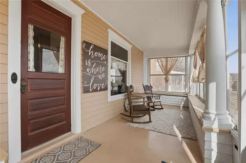 212 S Chestnut St, Monticello, IA 52310