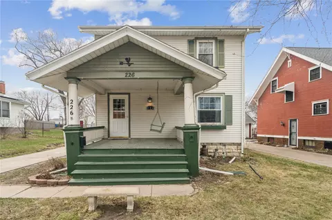 226 Johnson Ave, Cedar Rapids, IA 52405