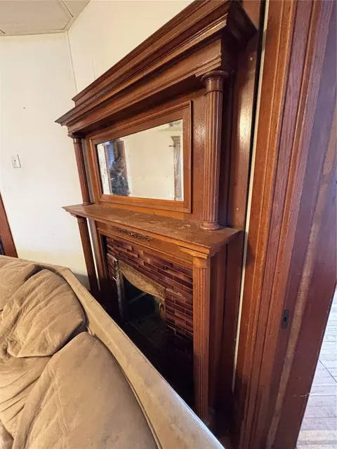 Living - 212 E 9th St, Vinton, IA 52349 photo 1 of 1