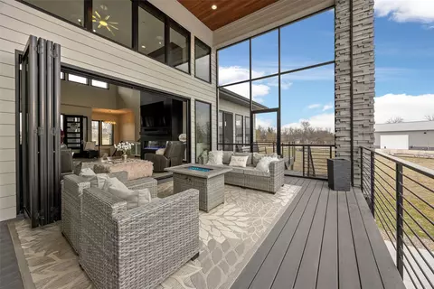 Exterior - 7505 Blairs Ferry Rd, Cedar Rapids, IA 52411 photo 3 of 7