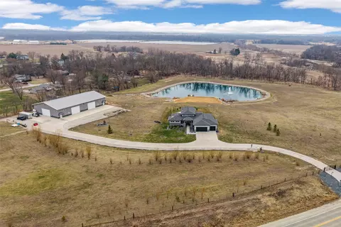7505 Blairs Ferry Rd, Cedar Rapids, IA 52411
