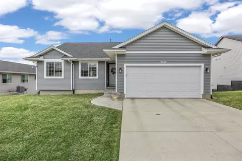 2107 Holly Meadow Ave SW, Cedar Rapids, IA 52404