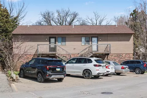 29 Valley Ave #6, Iowa City, IA 52240