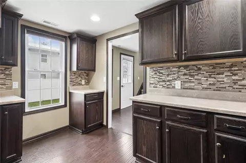 Entry Way - 516 E 4th St, Vinton, IA 52349 photo 1 of 2