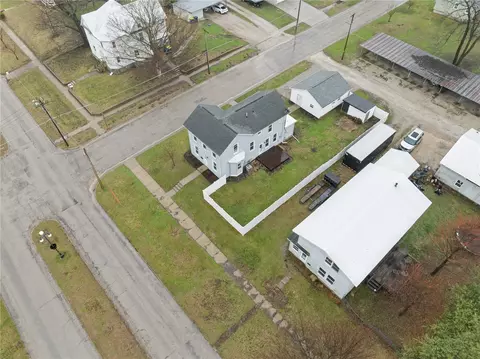 View/Area - 516 E 4th St, Vinton, IA 52349 photo 4 of 8