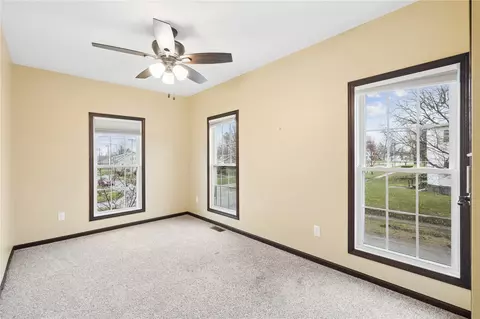 Bedroom - 516 E 4th St, Vinton, IA 52349 photo 5 of 5