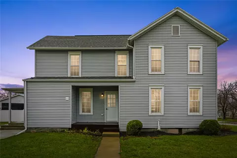 Exterior - 516 E 4th St, Vinton, IA 52349 photo 6 of 10