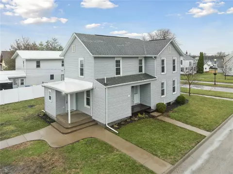 Exterior - 516 E 4th St, Vinton, IA 52349 photo 10 of 10