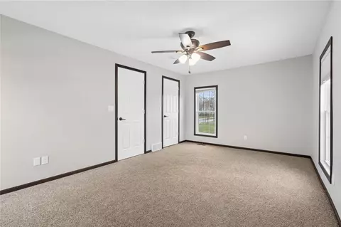 Bedroom - 516 E 4th St, Vinton, IA 52349 photo 3 of 5
