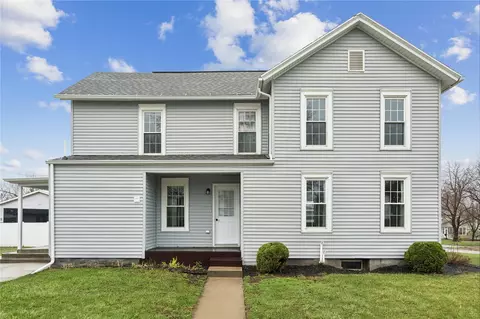 Exterior - 516 E 4th St, Vinton, IA 52349 photo 7 of 10