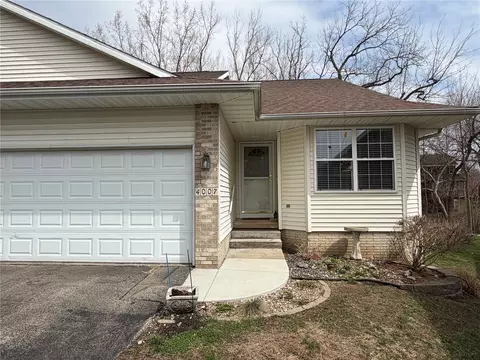 4007 Treeline Ct NE, Cedar Rapids, IA 52411